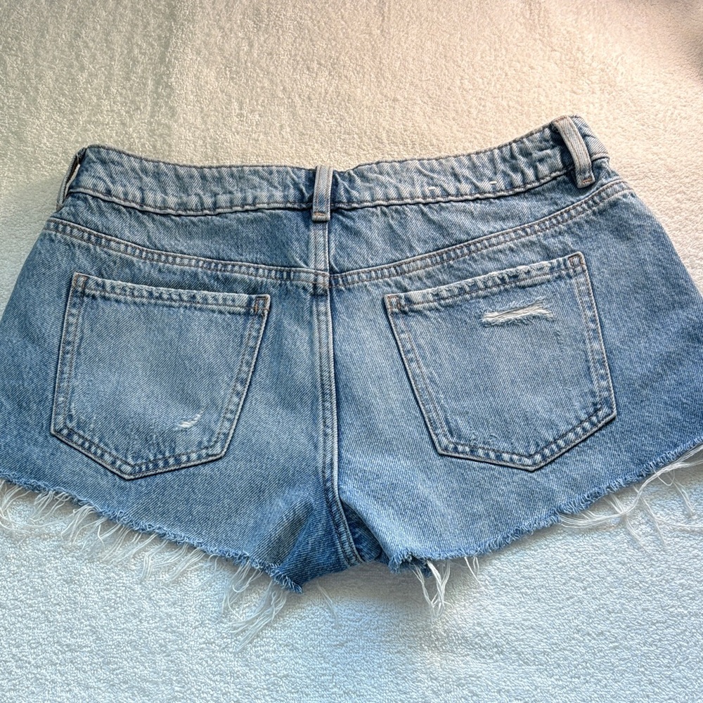 Garage Denim Low Rise Light Blue Distressed Frayed Jean Shorts 07/28 - Picture 3 of 6